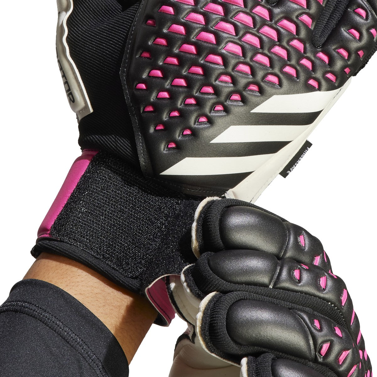 adidas - Predator Match Fingersave Goalkeeper Gloves black at Sport Bittl  Shop