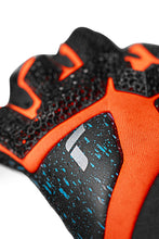 Load image into Gallery viewer, Reusch Attrakt Fusion Carbon 3D Goalkeeper Gloves 55 70 998-7784