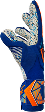 Load image into Gallery viewer, Reusch Attrakt Freegel Fusion Goaliator 5670995