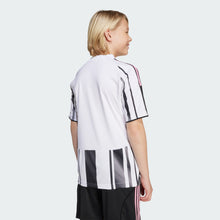 Load image into Gallery viewer, adidas Juventus 25/26 Home Jersey Youth JN5237