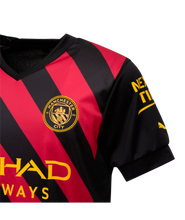 Load image into Gallery viewer, Puma Manchester City FC Away Jersey 2022/23 765722 02 BLACK/RED